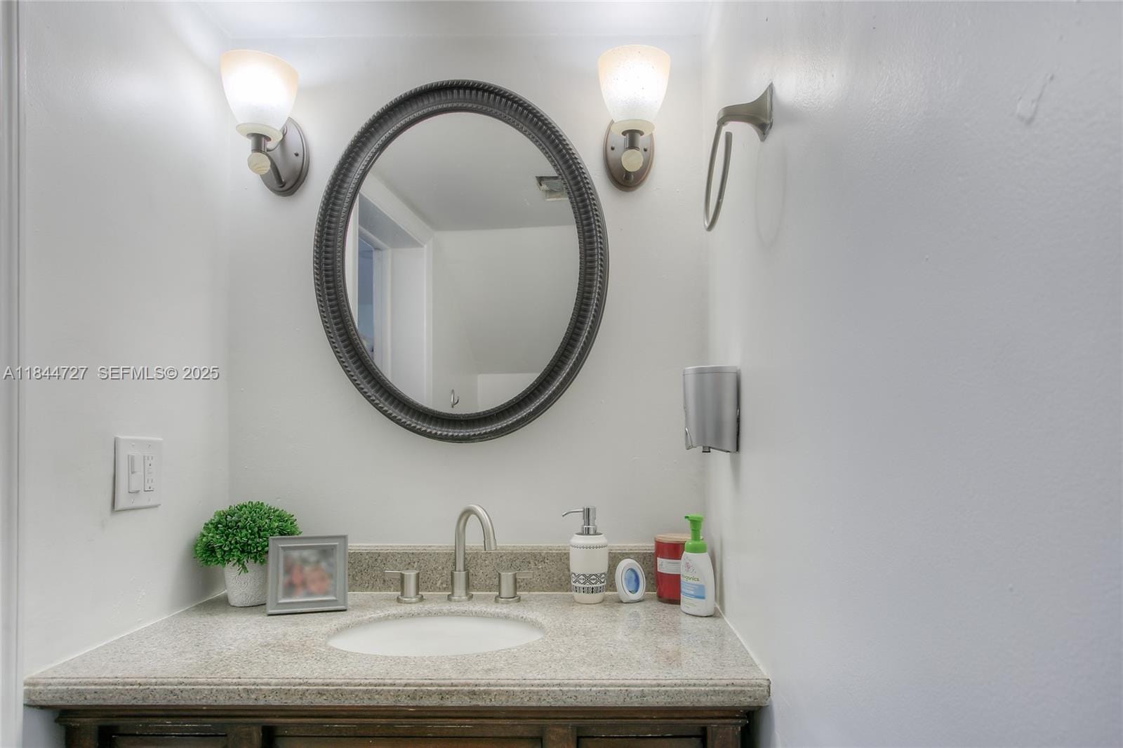 834 W 80th Place, Hialeah, FL 33014 photo 5