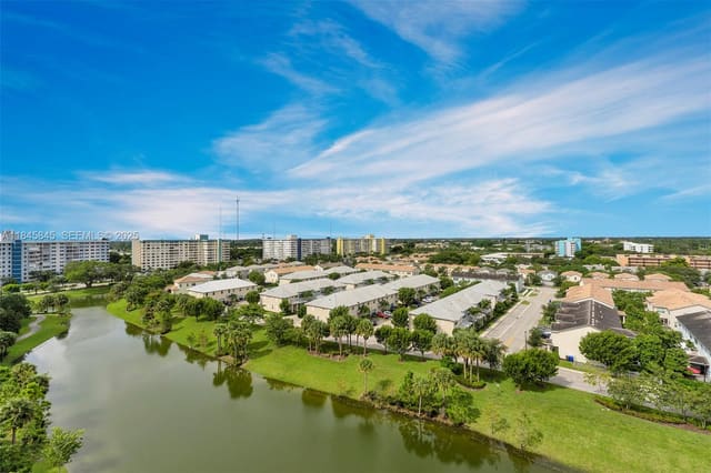 3850 Washington Street 1114, sold in Hillcrest East No 27 Cond, Hollywood, FL
