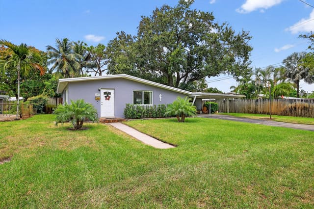 2884 SW 13th Court, sold in Gillcrest, Fort Lauderdale, FL