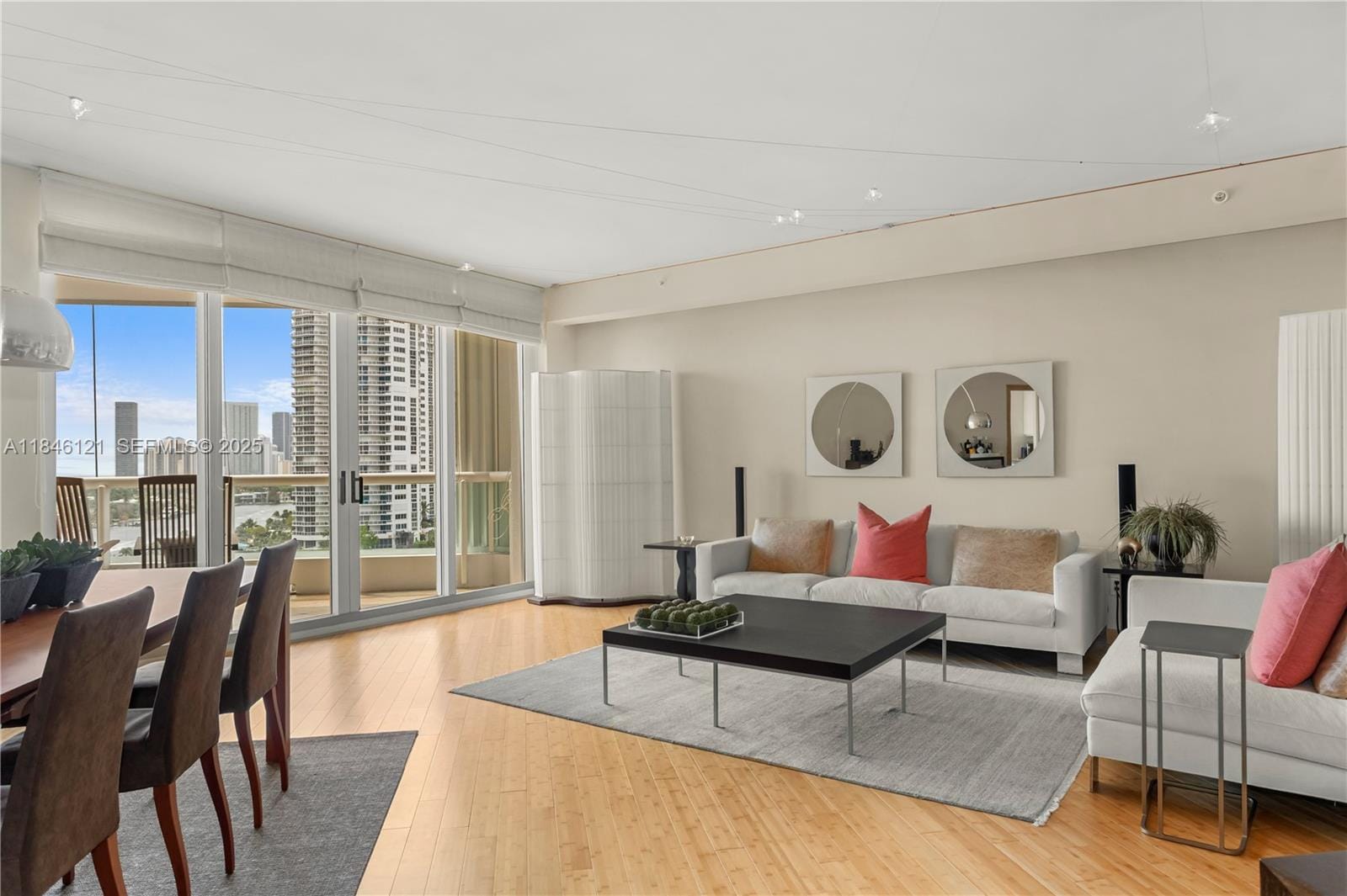 21050 Point Place 1103, Aventura, FL 33180