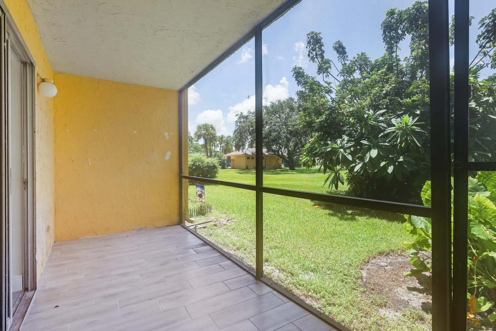 1507 Meadows Circle W, Boynton Beach, FL 33436 photo 16