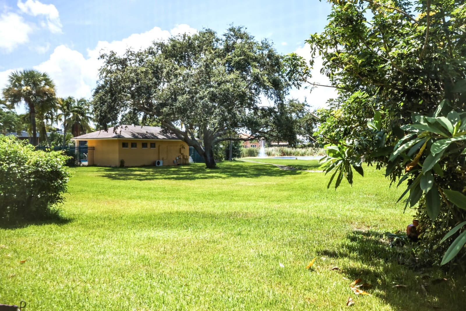 1507 Meadows Circle W, Boynton Beach, FL 33436 photo 19