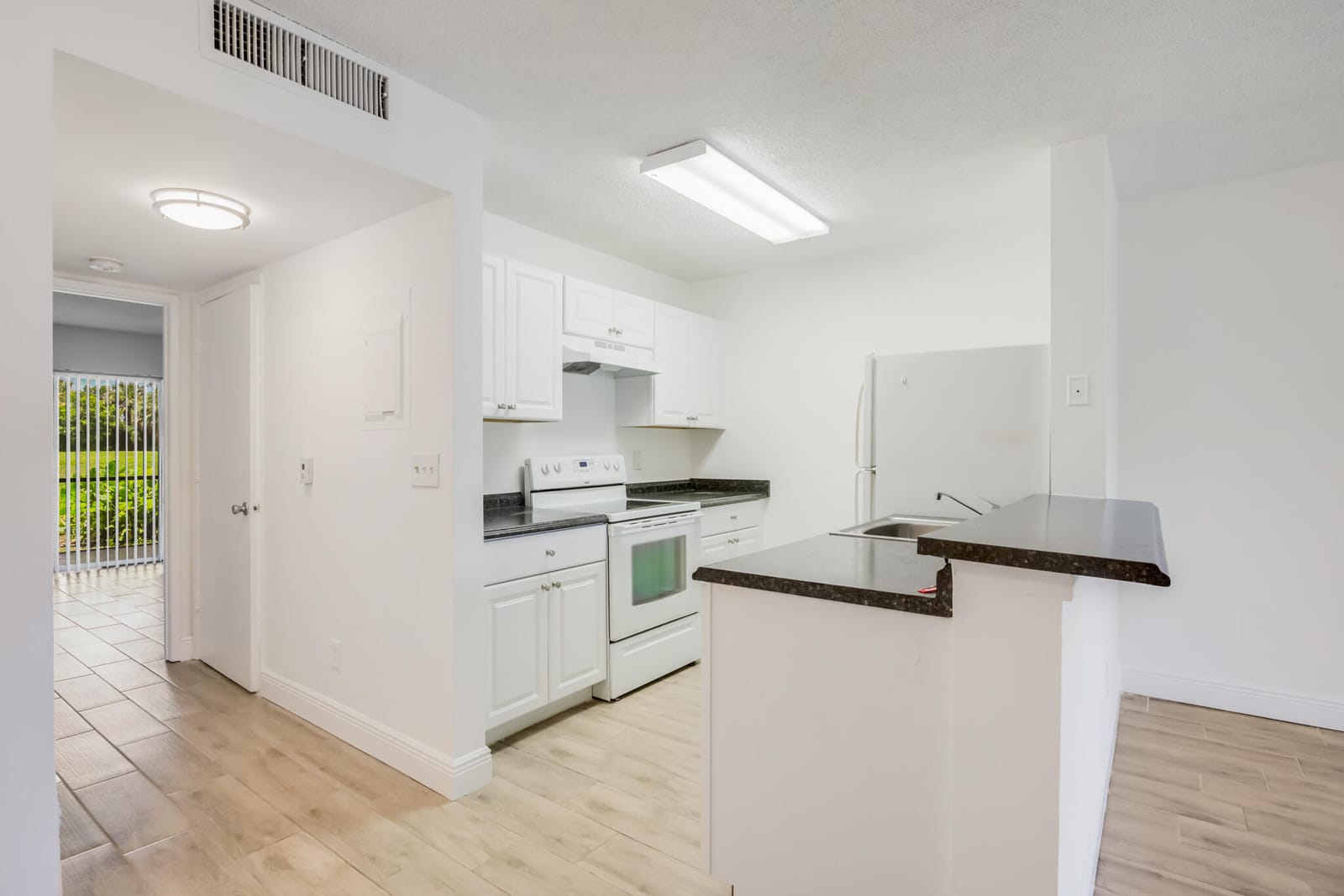 1507 Meadows Circle W, Boynton Beach, FL 33436 photo 5