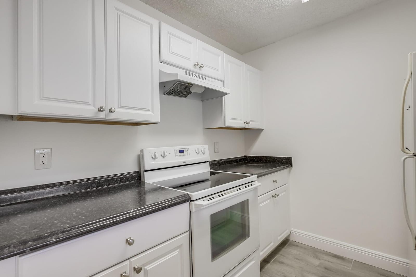 1507 Meadows Circle W, Boynton Beach, FL 33436 photo 7