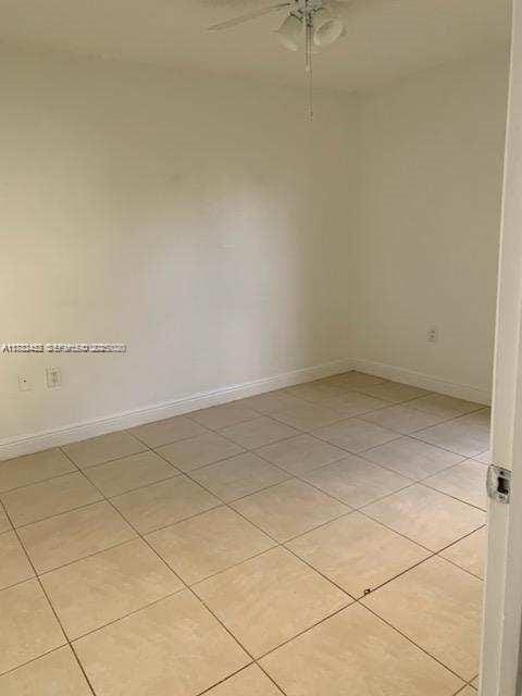 1522 Lake Crystal Drive B — photo 4