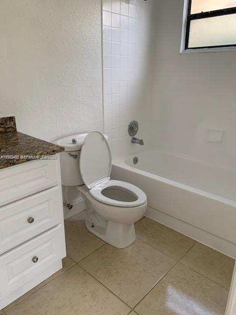 1522 Lake Crystal Drive B — photo 5