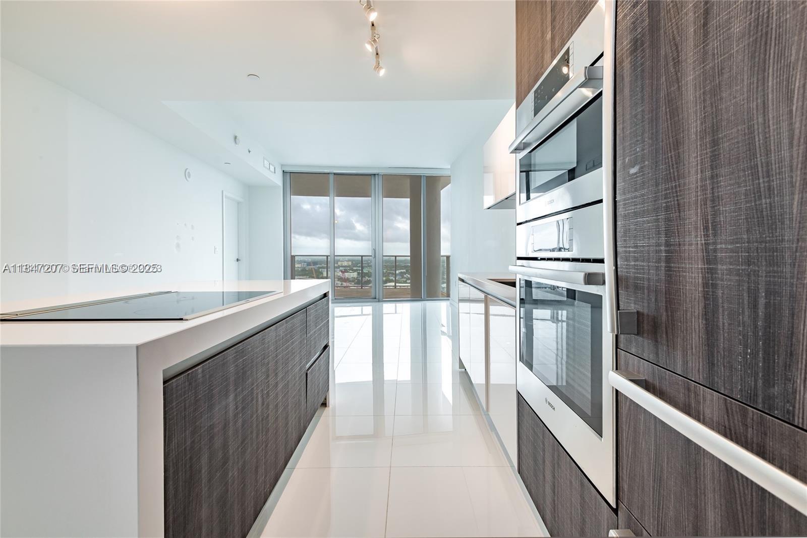 851 NE 1st Avenue 2100 — photo 11