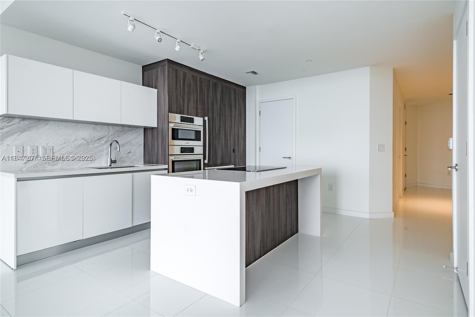 851 NE 1st Avenue 2100, Miami, FL 33132 photo 13