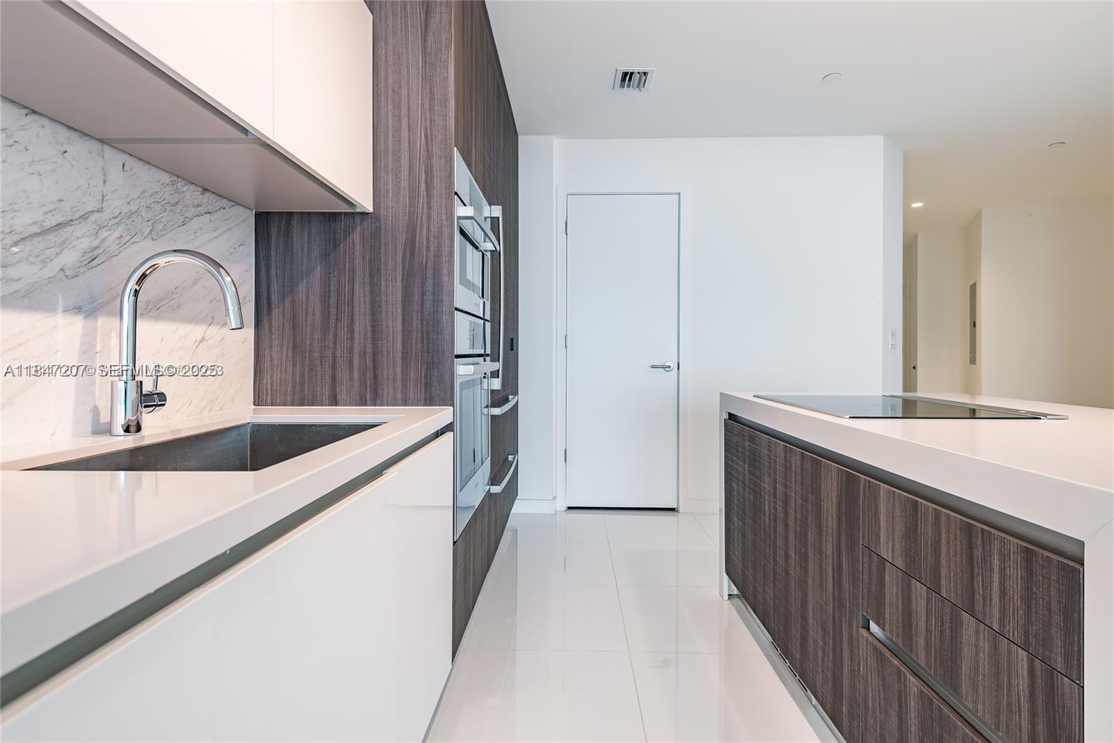 851 NE 1st Avenue 2100 — photo 5
