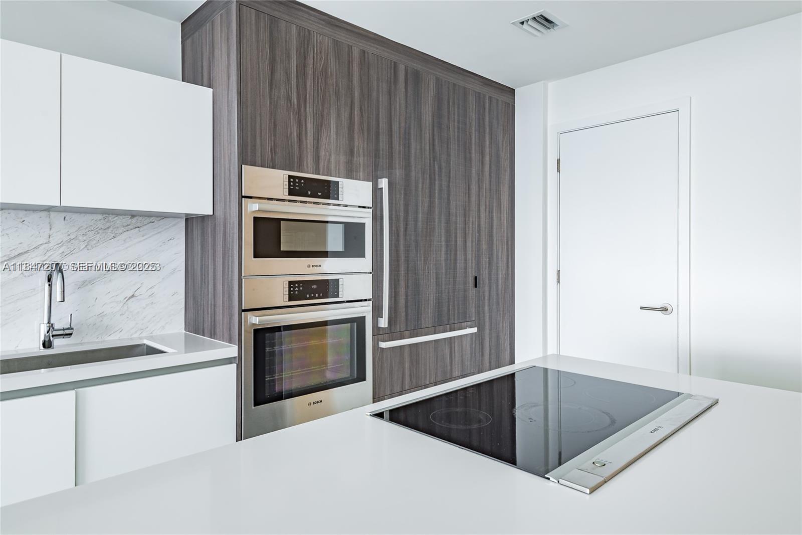 851 NE 1st Avenue 2100 — photo 10