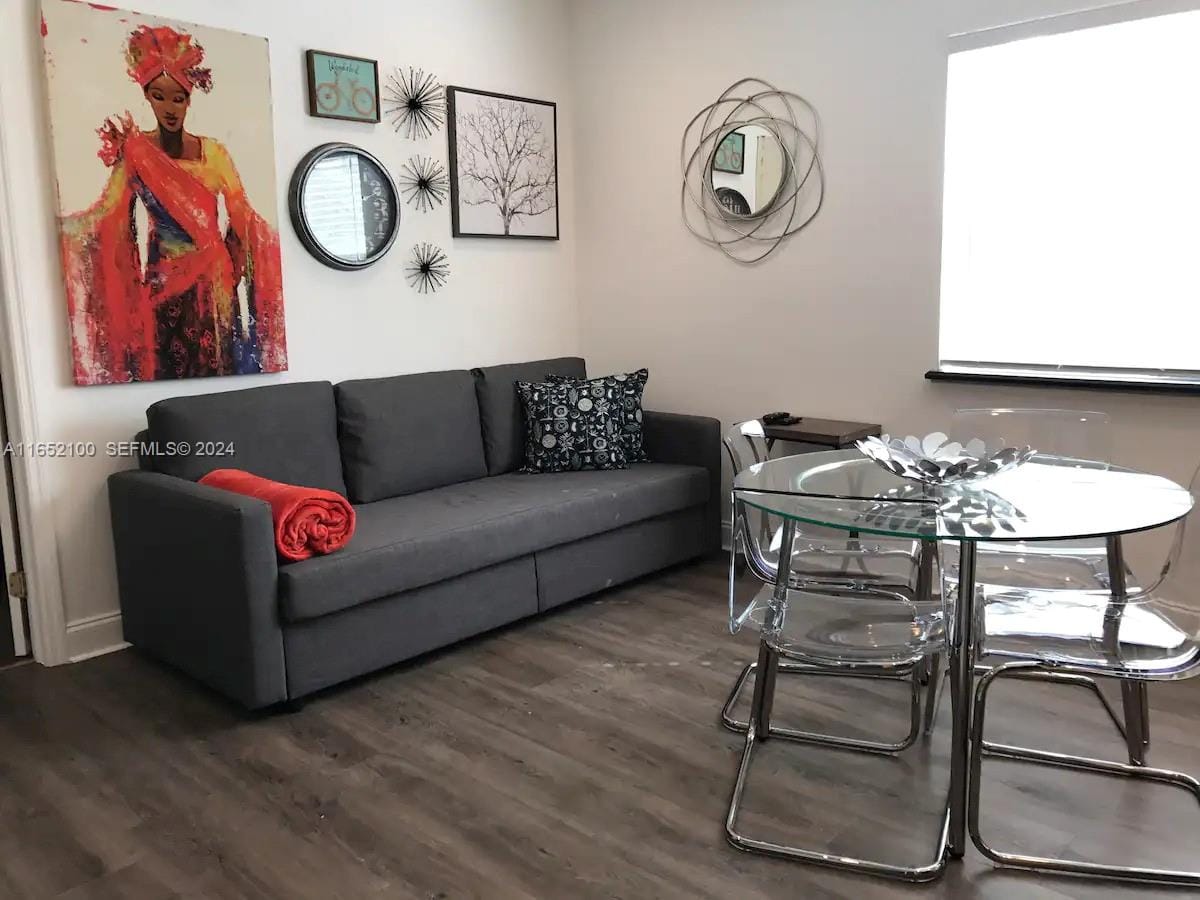 2615 Collins Avenue 24 — photo 2