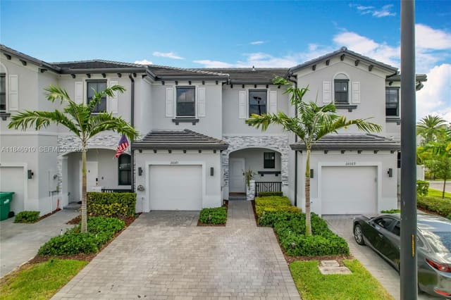 20371 NW 5th Court, sold in Vista Lago, Miami Gardens, FL
