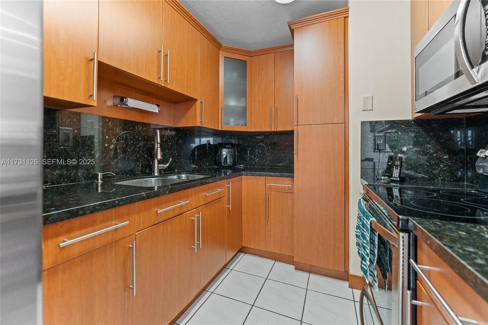 605 NW 72nd Avenue 406, Miami, FL 33126 photo 17
