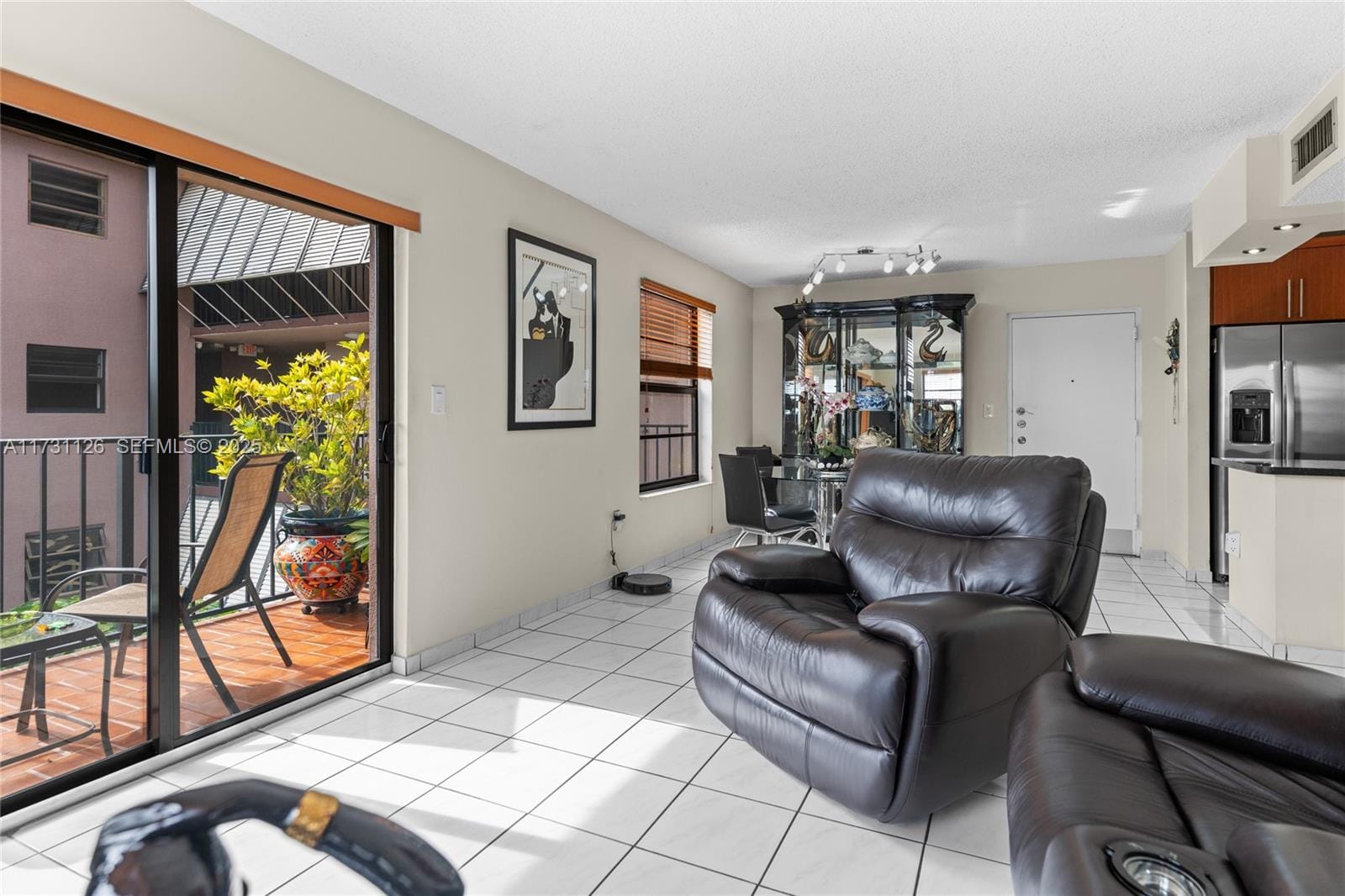 605 NW 72nd Avenue 406, Miami, FL 33126 photo 21