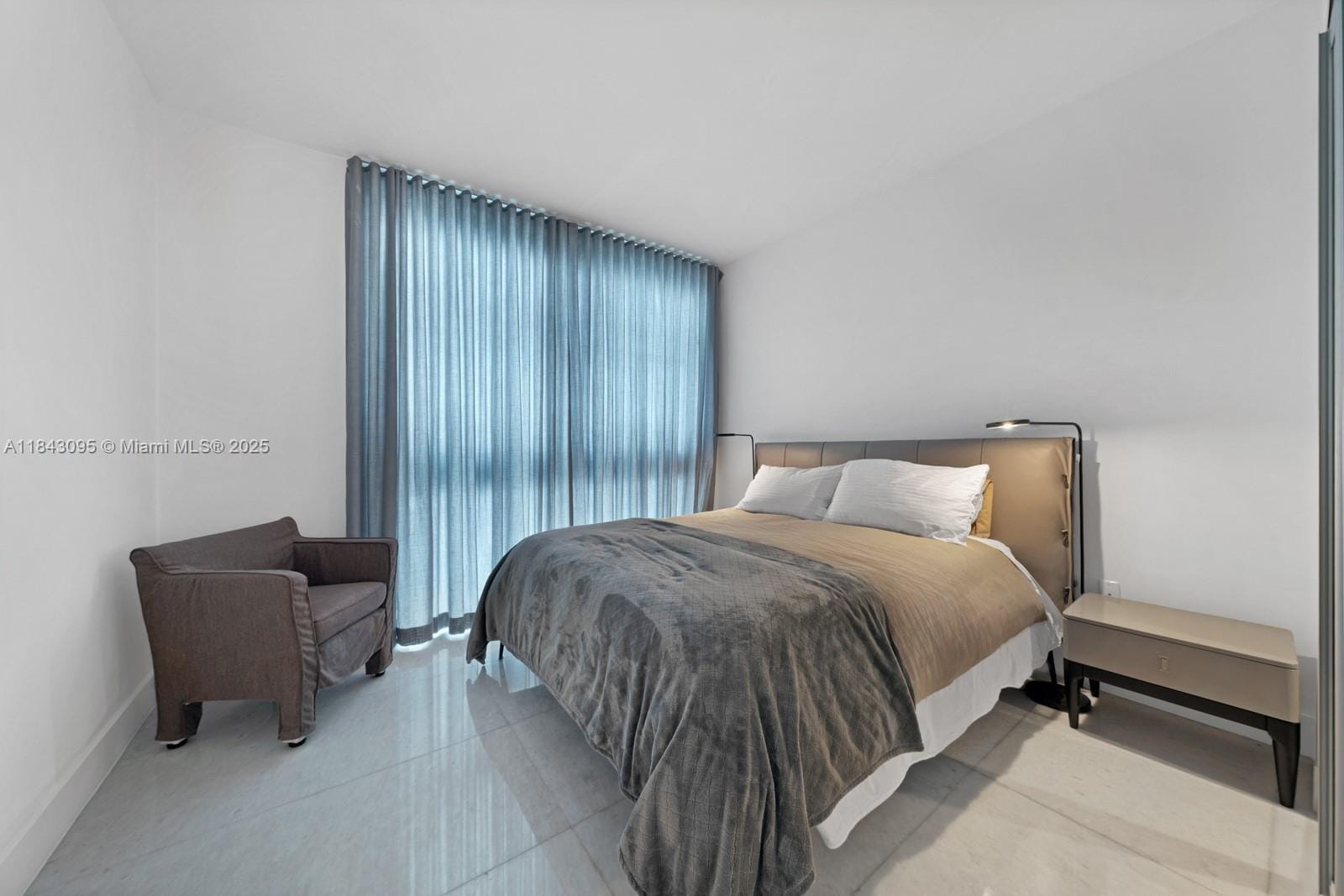 1010 Brickell Avenue 1405, Miami, FL 33131 photo 17