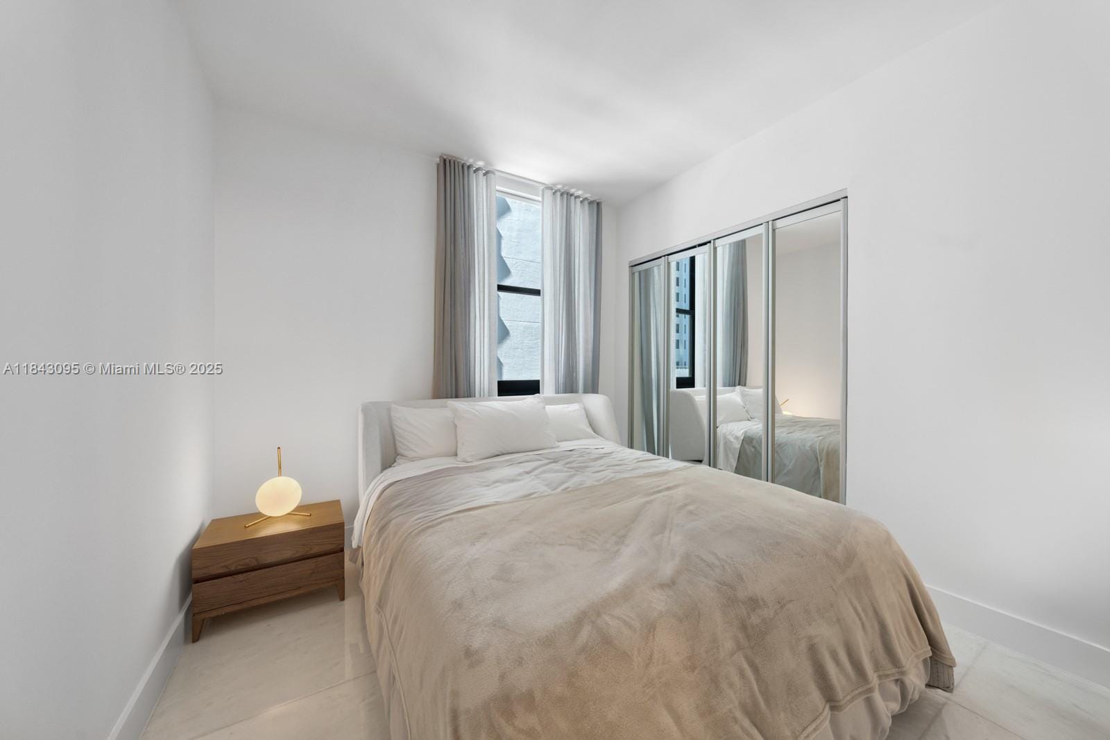 1010 Brickell Avenue 1405, Miami, FL 33131 photo 19