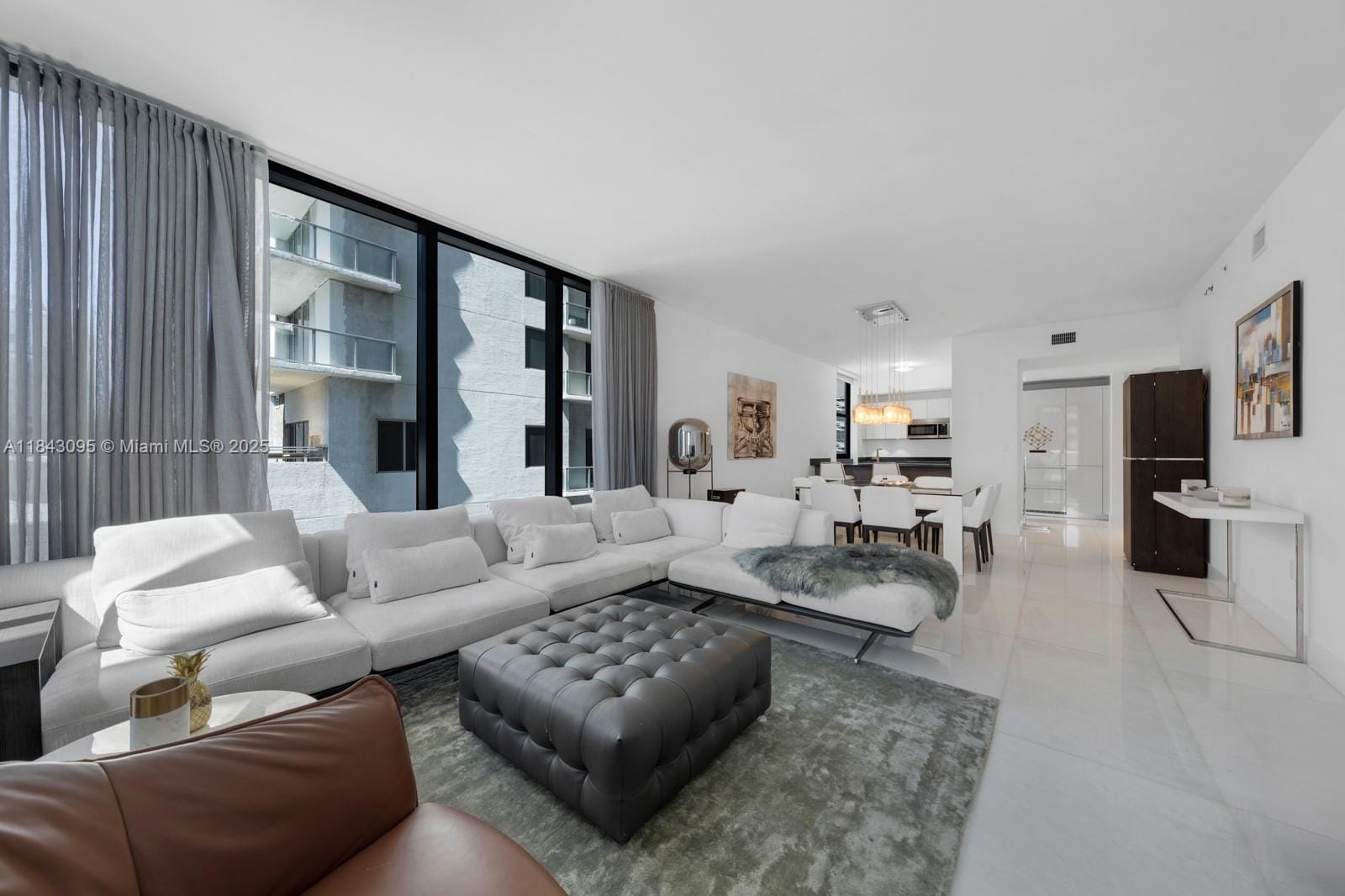 1010 Brickell Avenue 1405, Miami, FL 33131 photo 3