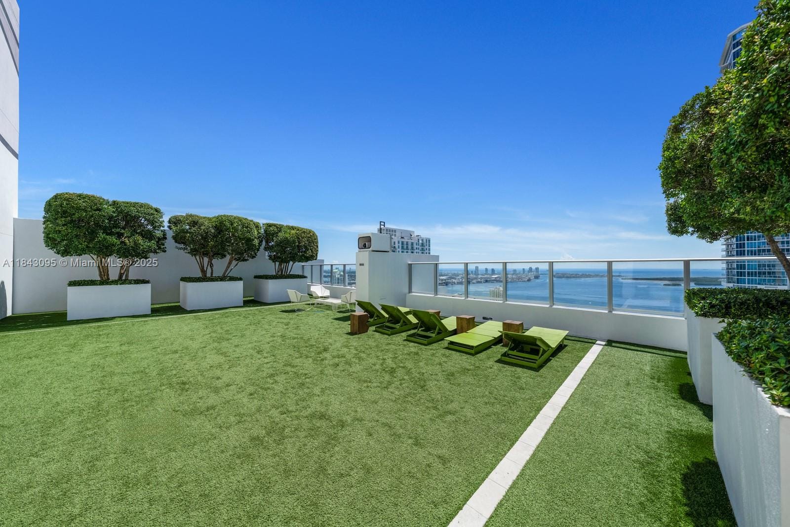 1010 Brickell Avenue 1405, Miami, FL 33131 photo 23