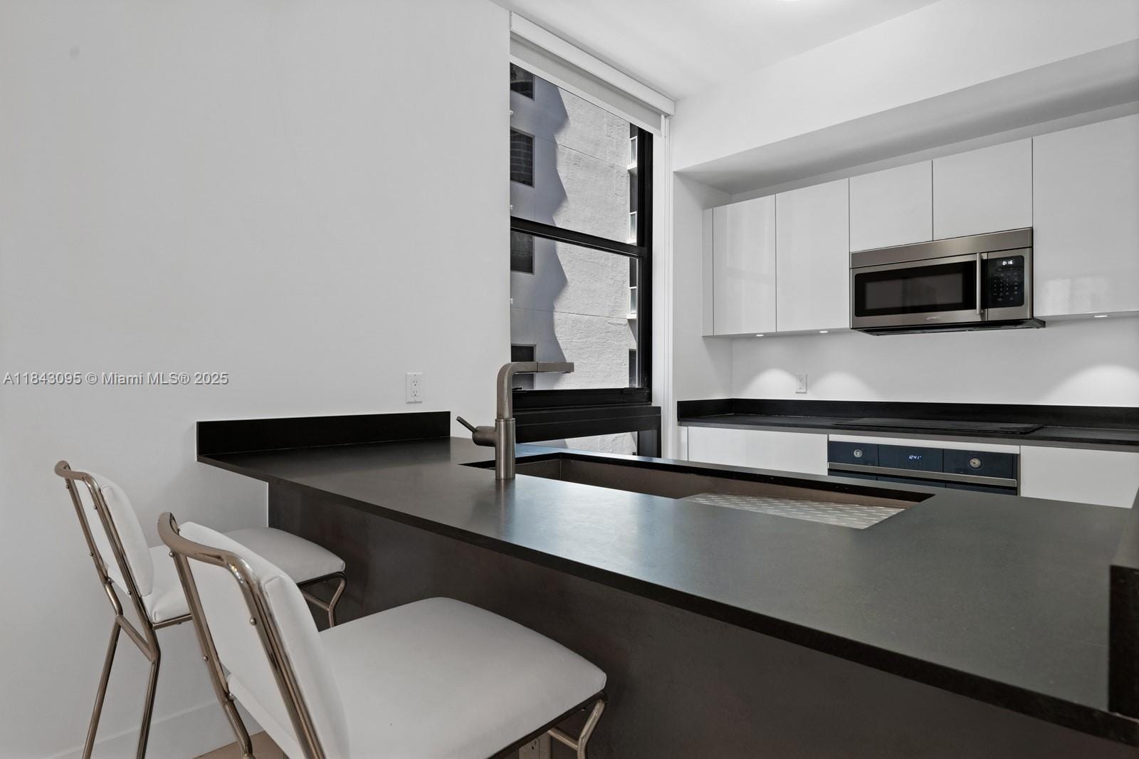 1010 Brickell Avenue 1405, Miami, FL 33131 photo 7
