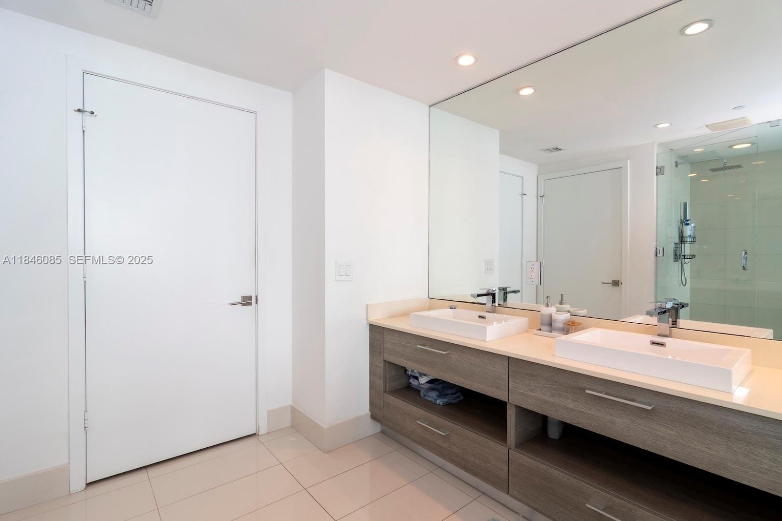 650 NE 32nd Street 4206, Miami, FL 33137 photo 19