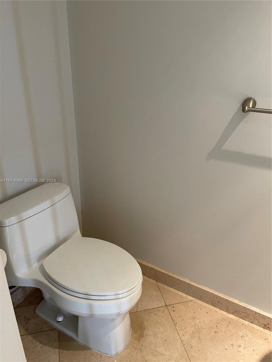 901 Brickell Key Boulevard 1103, Miami, FL 33131 photo 14