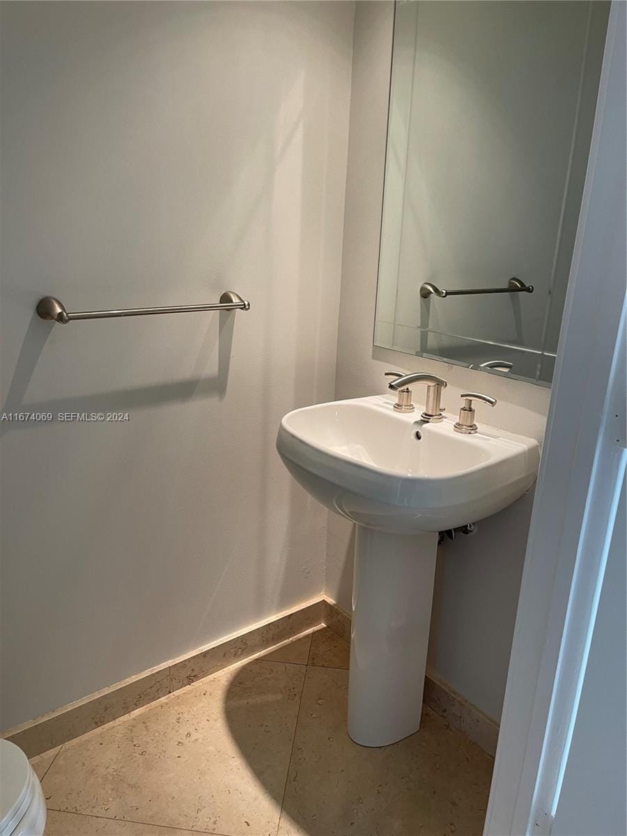 901 Brickell Key Boulevard 1103, Miami, FL 33131 photo 9