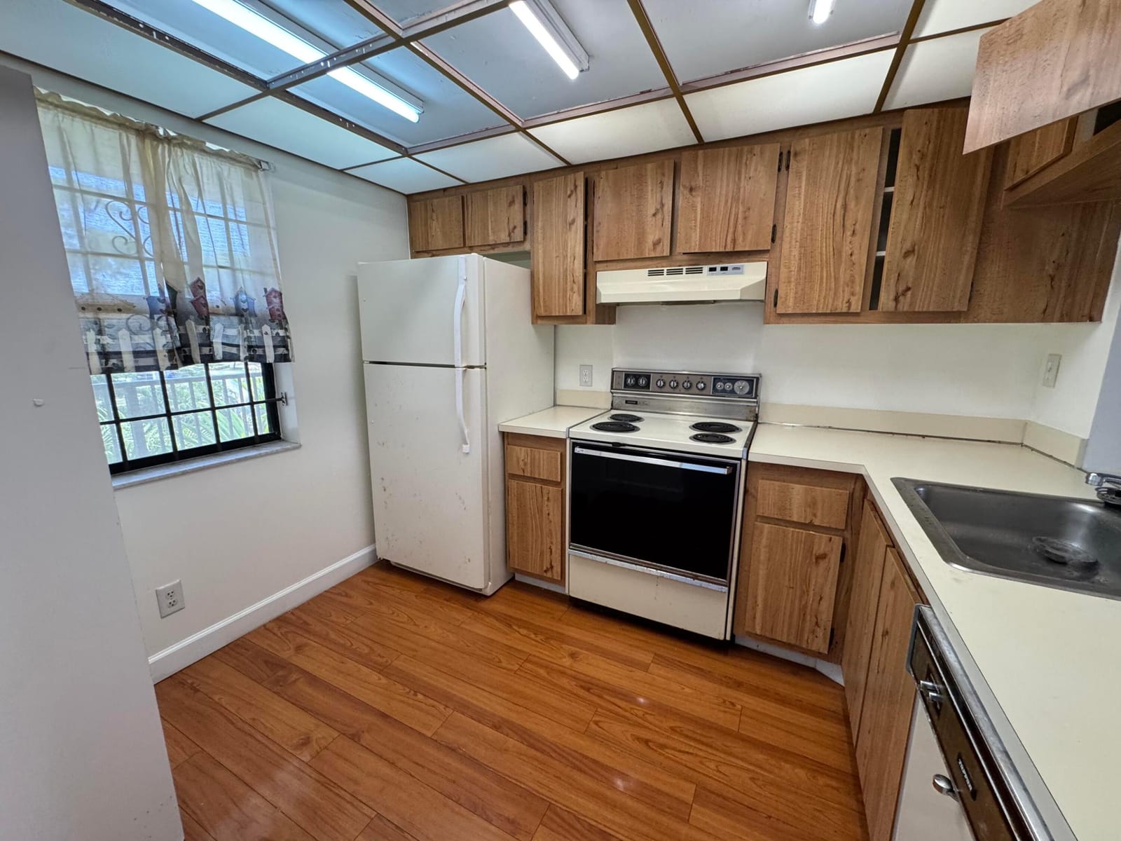 10304 Sunrise Lakes Blvd 312 — photo 3