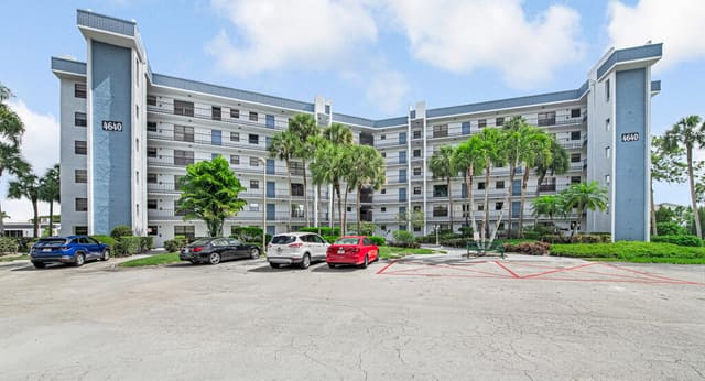 4640 Lucerne Lakes Boulevard 206, Sunrise Of Palm Beach Condos, Lake Worth, FL