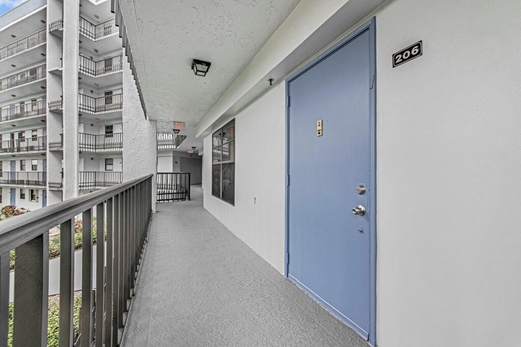 4640 Lucerne Lakes Boulevard 206 — photo 2