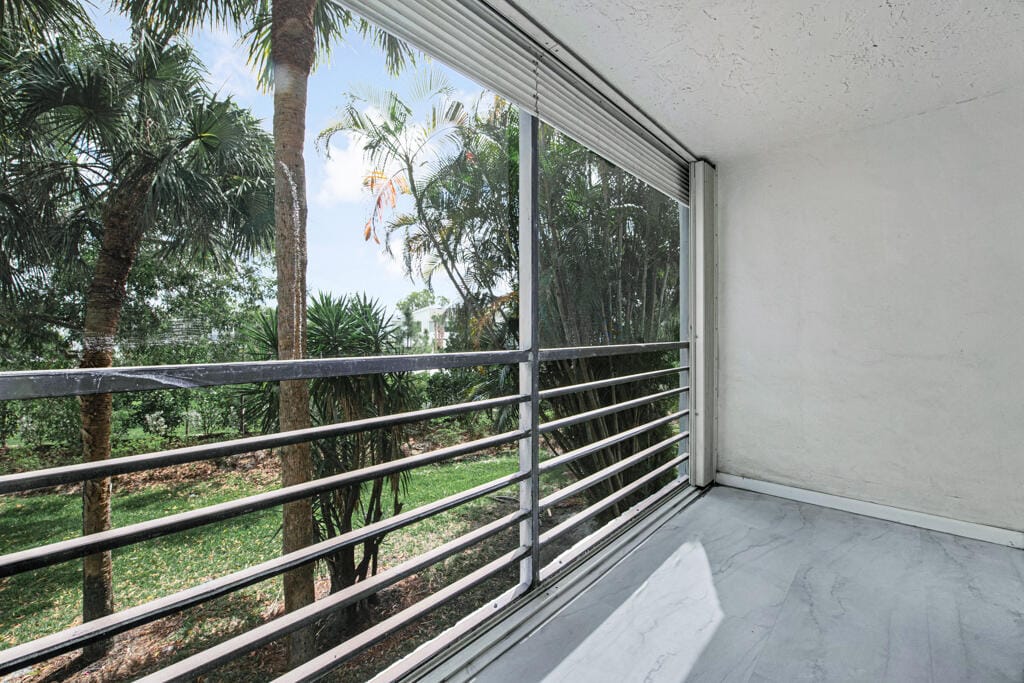 4640 Lucerne Lakes Boulevard 206, Lake Worth, FL 33467 photo 23