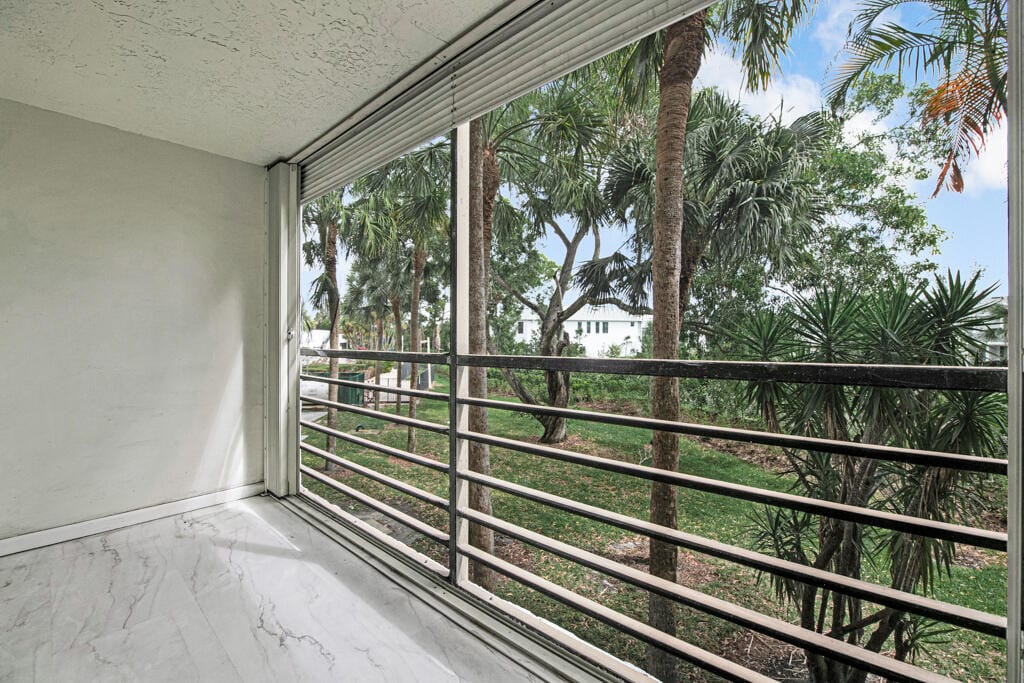 4640 Lucerne Lakes Boulevard 206, Lake Worth, FL 33467 photo 25