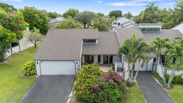 13407 Bedford Mews Court, sold in Bedford Mews, Wellington, FL