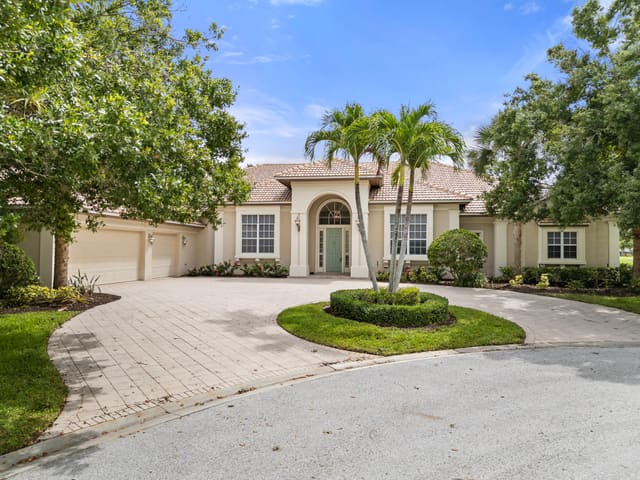 1419 SW Blue Bird Cove, Port St. Lucie, FL 34986