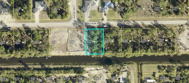934 Alcalde Street E, Lehigh Acres, FL 33974