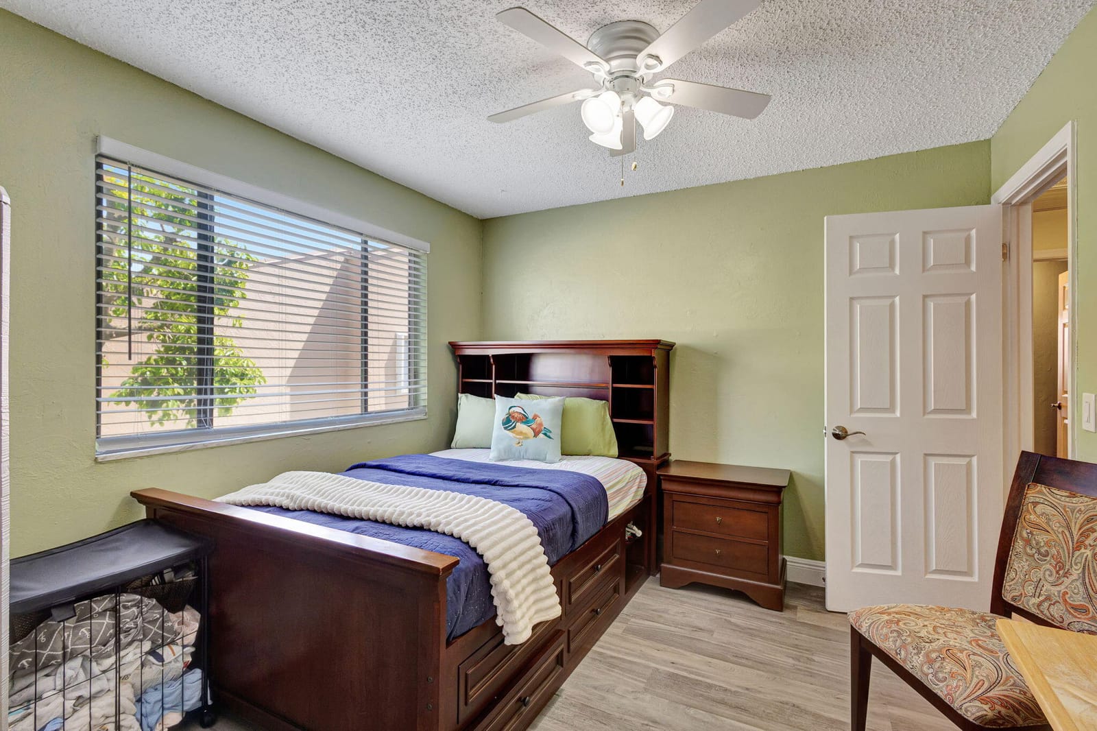139 Sparrow Drive 4h, Royal Palm Beach, FL 33411 photo 22