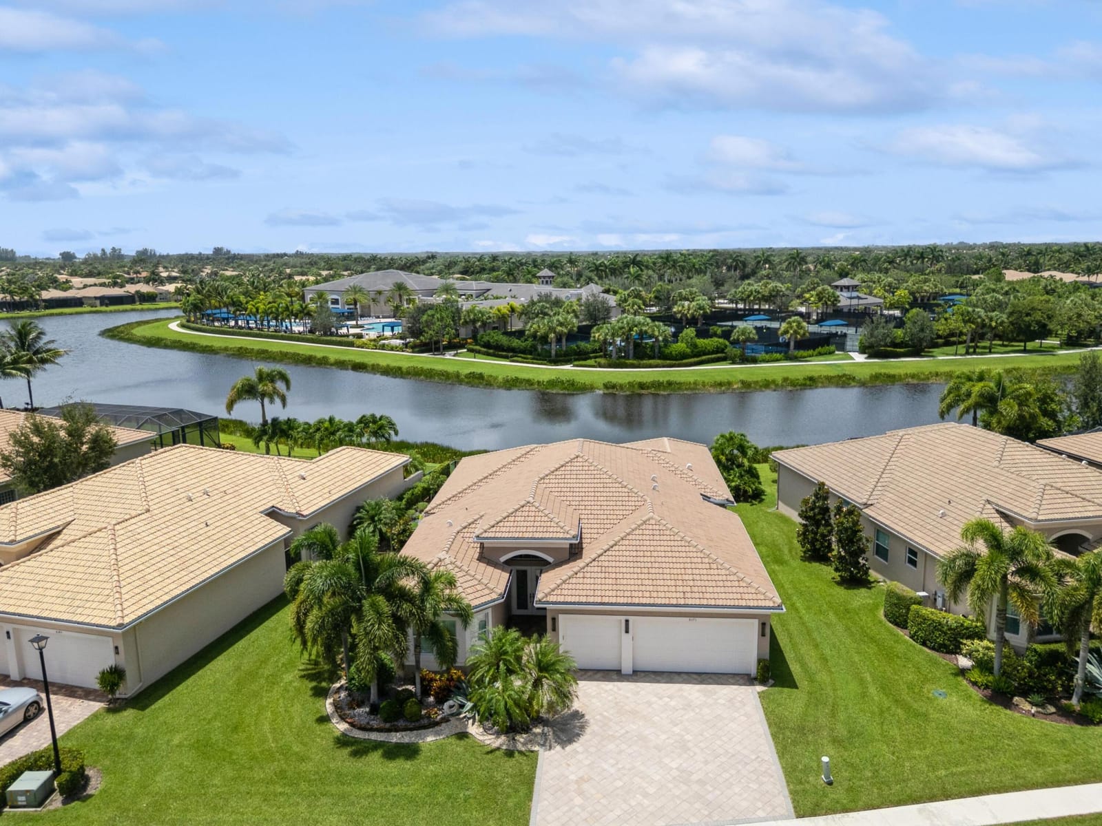 8373 Cameron Cave Drive — photo 3