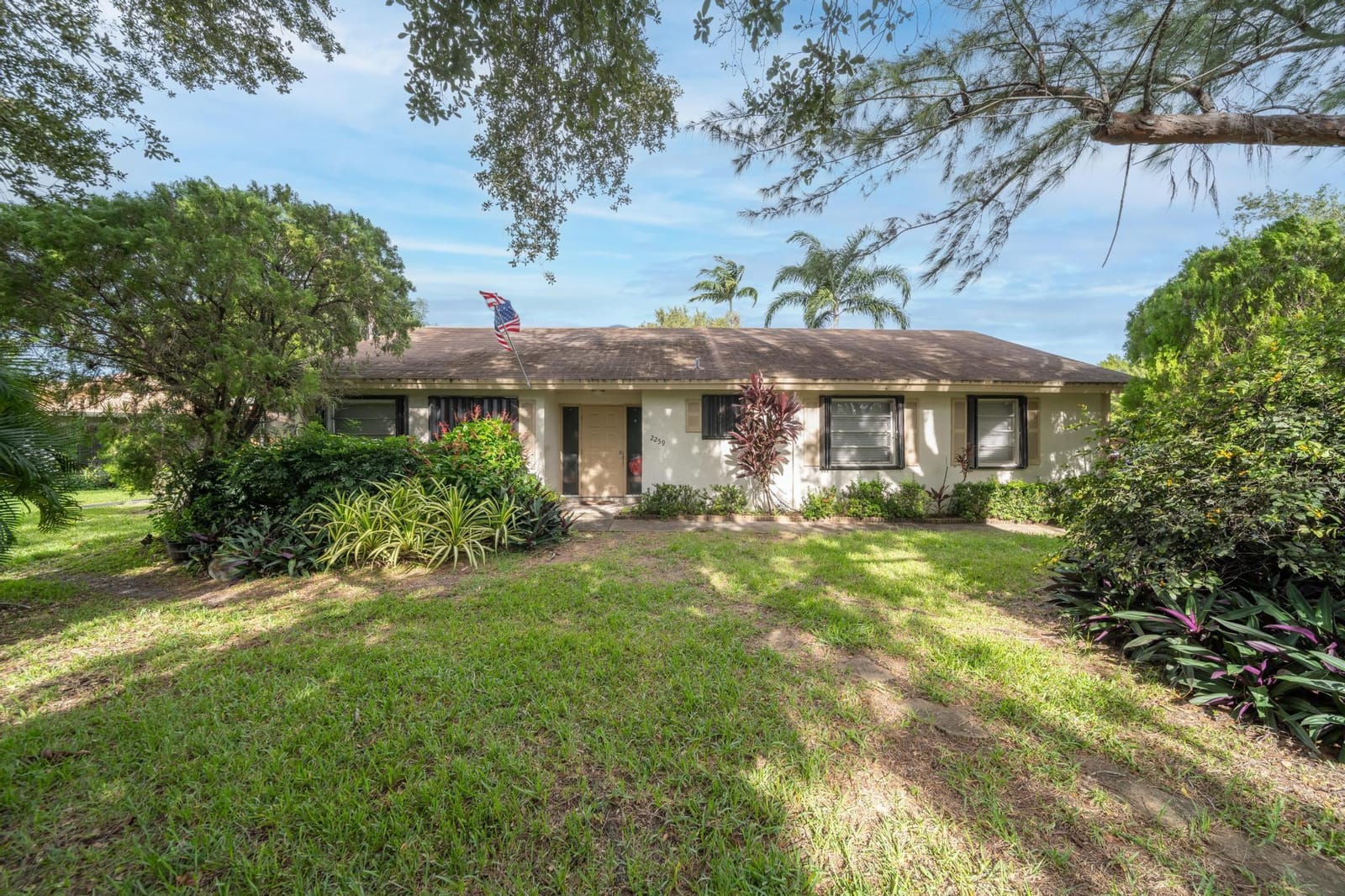 2259 Nova Village Drive, Davie, FL 33317