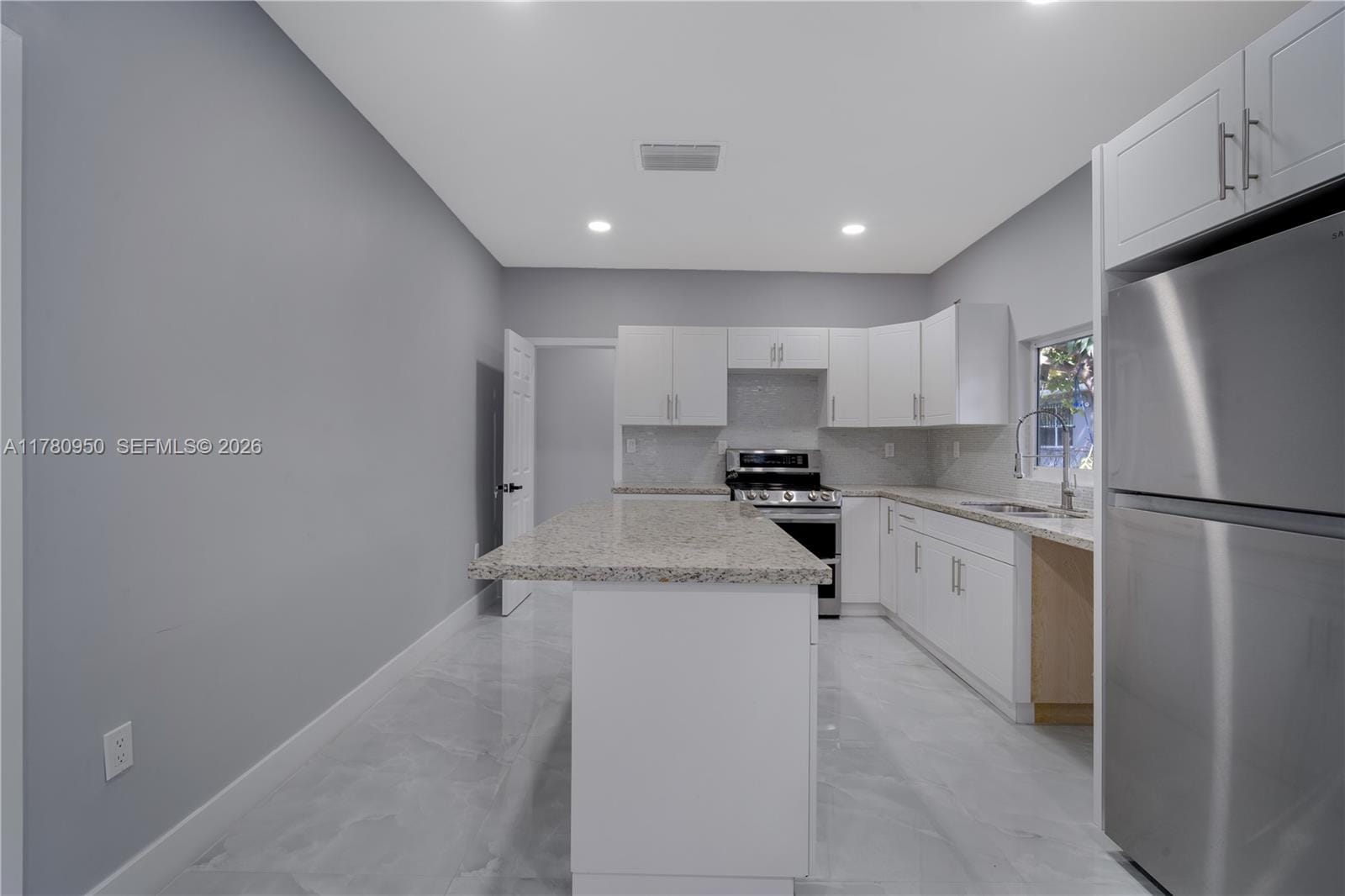 1114 SW 13th Court — photo 8