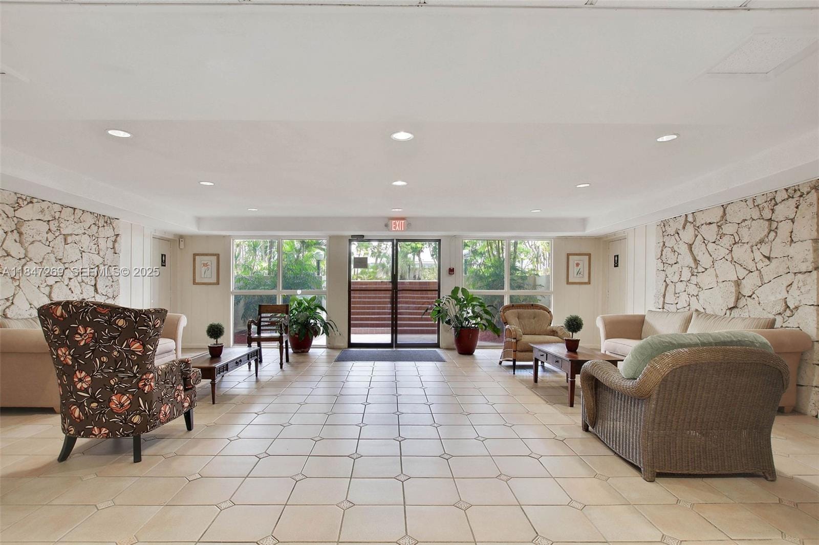 1205 Mariposa Avenue 320, Coral Gables, FL 33146 photo 3