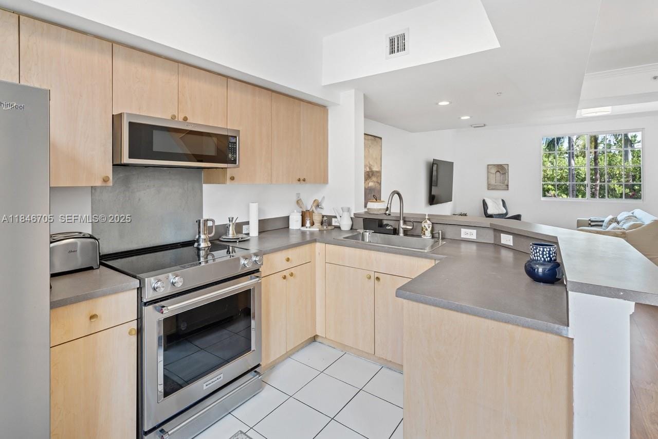 2861 NE 185th Street 305, Aventura, FL 33180 photo 8