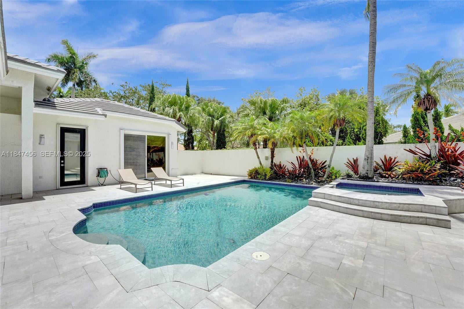 208 Landings Boulevard — photo 5