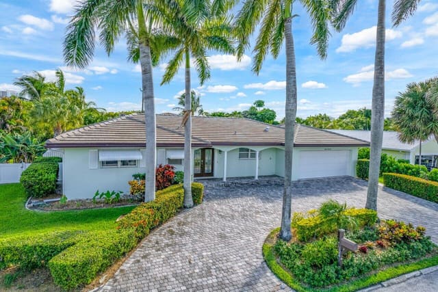 1241 Emerald Drive, Singer Island, FL 33404