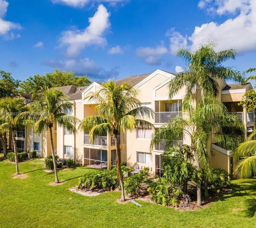 5720 Rock Island Road 390, Tamarac, FL 33319