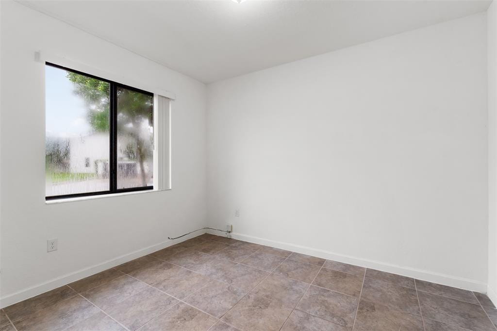 340 NE 208th Terrace 340, Miami, FL 33179 photo 28