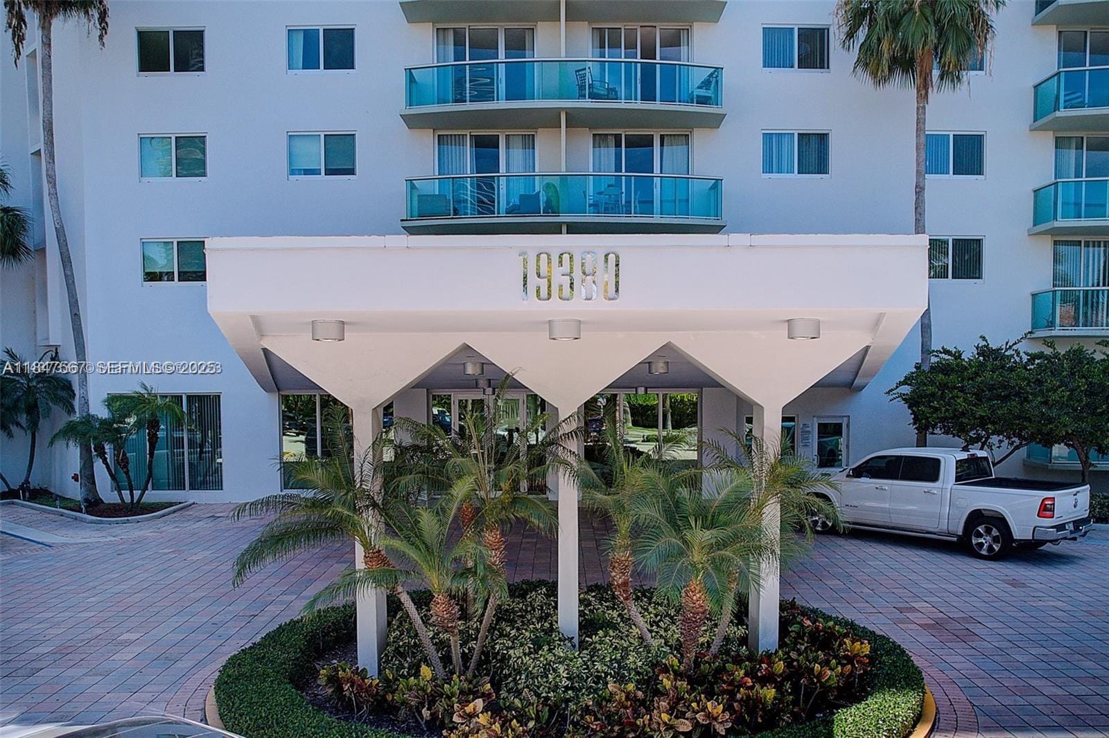 19380 Collins Avenue 802 — photo 1