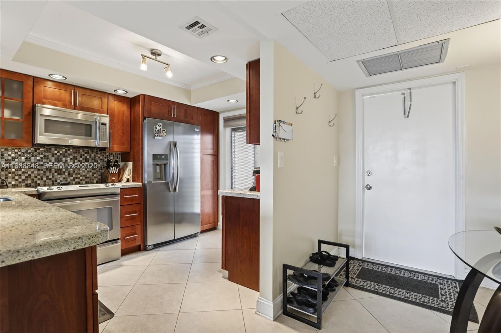 2901 S Palm Aire Drive 608 — photo 2