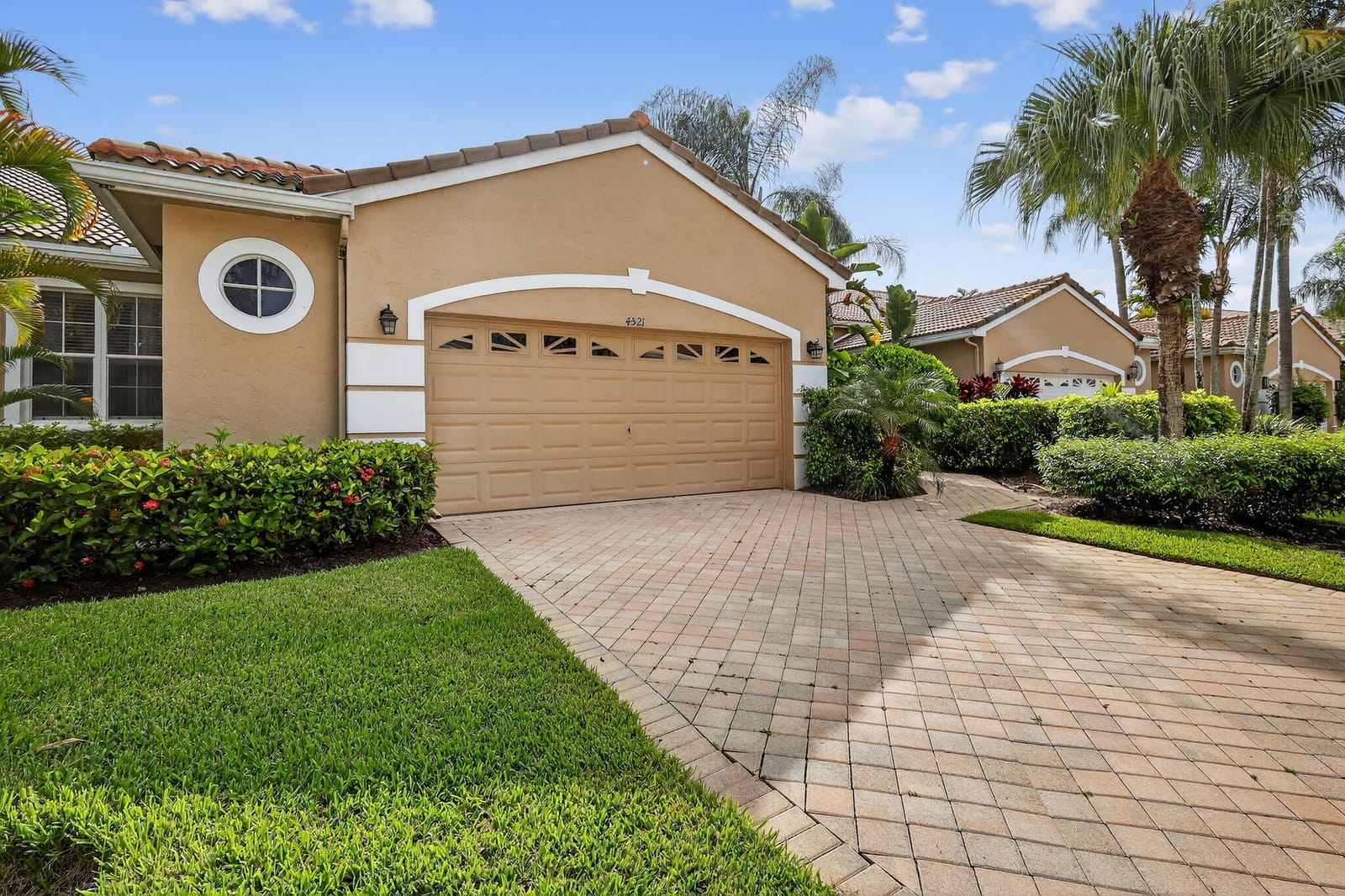4521 Carlton Golf Drive — photo 2