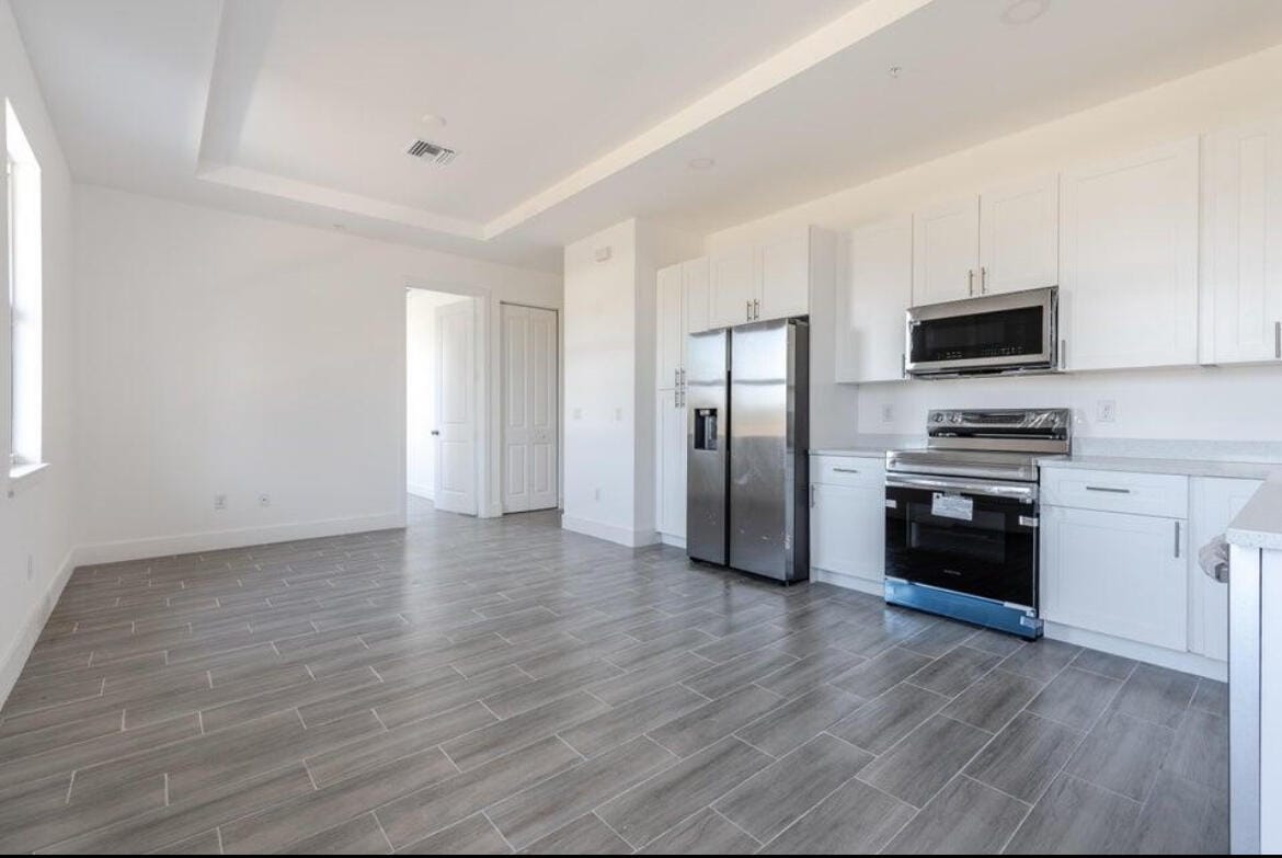 195 Rotonda Boulevard W Unit A-b-c — photo 10