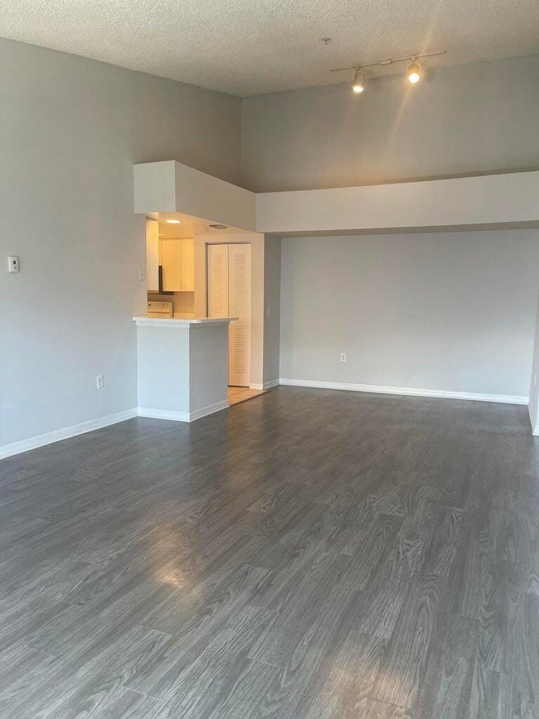 4197 N Haverhill Road 212 — photo 4