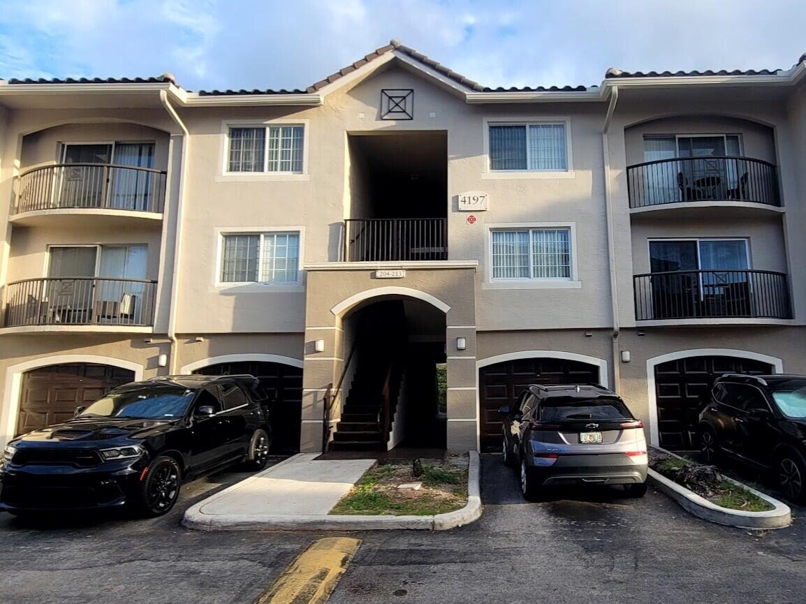 4197 N Haverhill Road 212, West Palm Beach, FL 33417, West Palm Beach